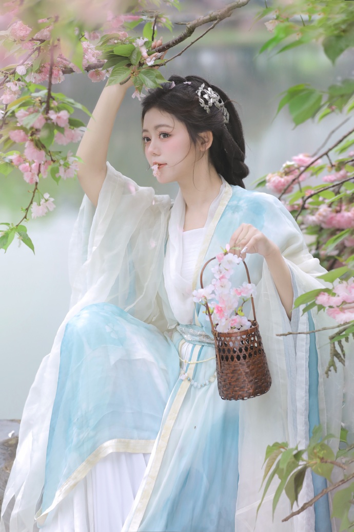 哆啦A梦 封面
